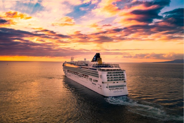 Sail Away to Adventure: The Ultimate Guide to Cruise Ship Bookings & Reservations